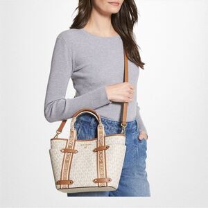 New With Tags Michael Kors Signature Maeve Convertible Open Tote